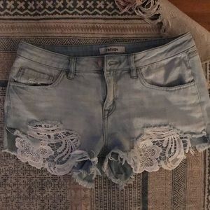 CHARLOTTE RUSSE REFUGE SHORTS